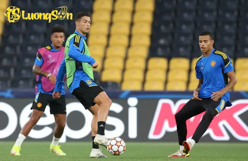 Ronaldo mong muốn tái ngộ Mason Greenwood tại Al Nassr Ronaldo mong muốn tái ngộ Mason Greenwood tại Al Nassr