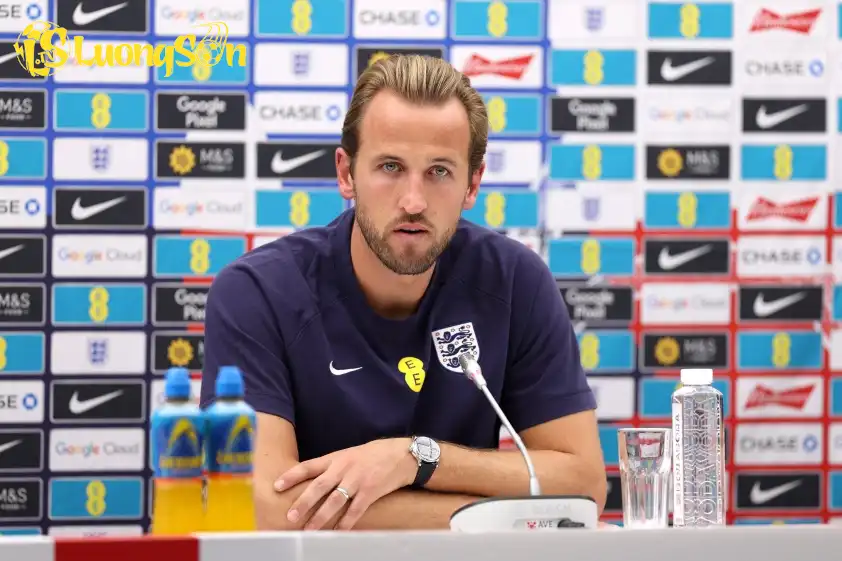 Kane cho rằng bản thân sẽ không bao giờ giành Quả bóng Vàng nếu không vô địch World Cup hoặc Champions League Kane cho rằng bản thân sẽ không bao giờ giành Quả bóng Vàng nếu không vô địch World Cup hoặc Champions League